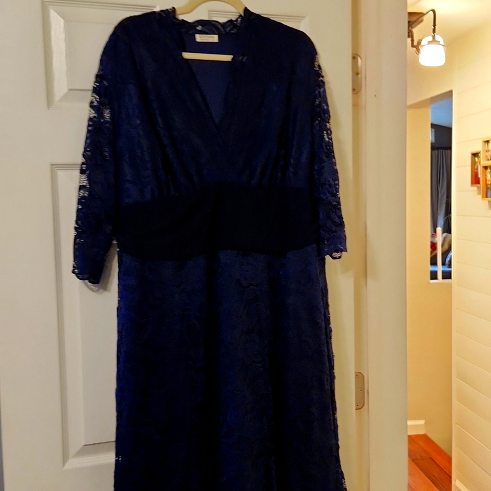 Kiyonna Screen Siren Gown in Navy